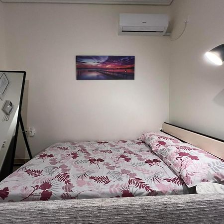 Cozy Apartment In The Heart Of アテネ エクステリア 写真