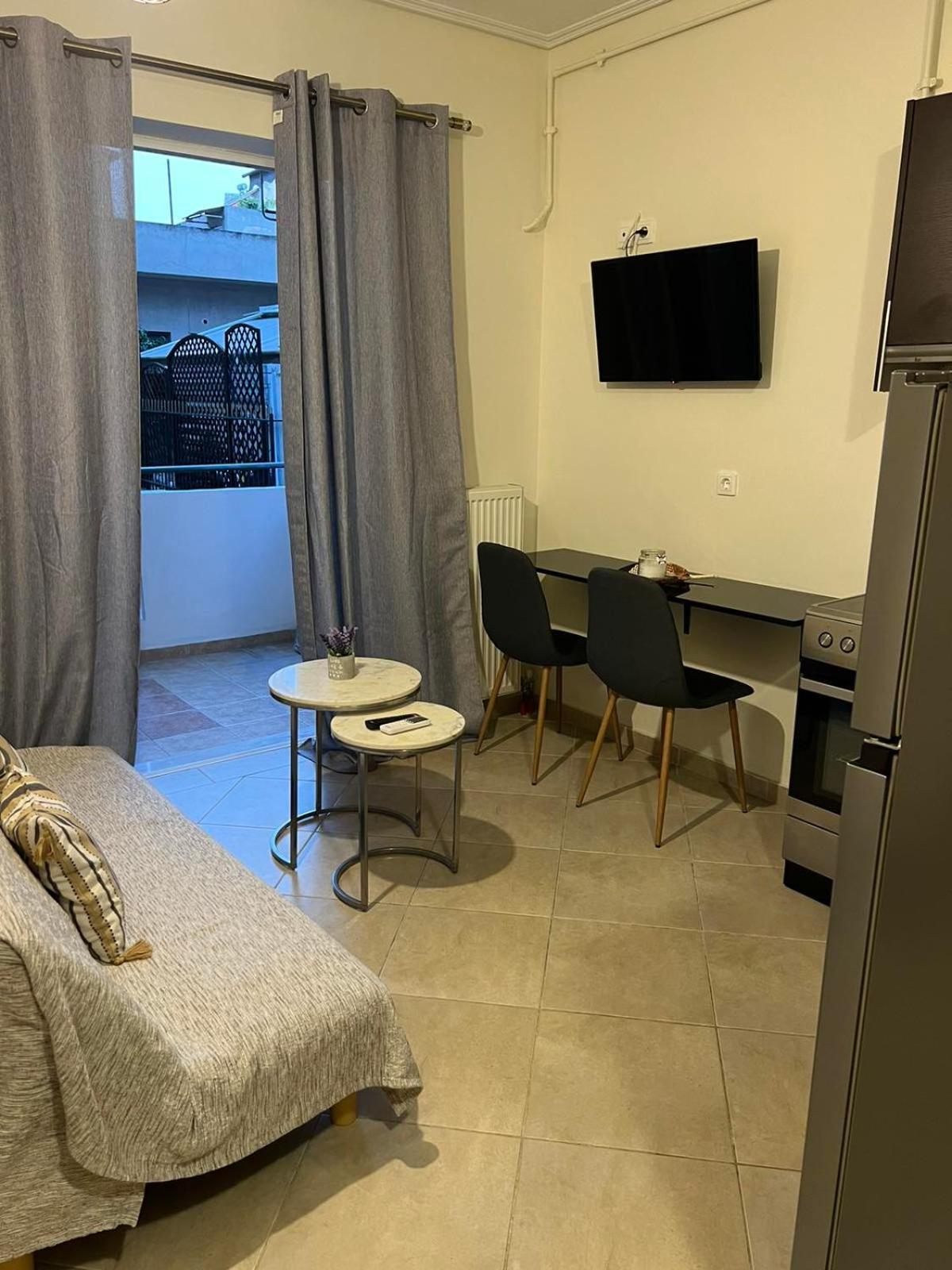 Cozy Apartment In The Heart Of アテネ エクステリア 写真